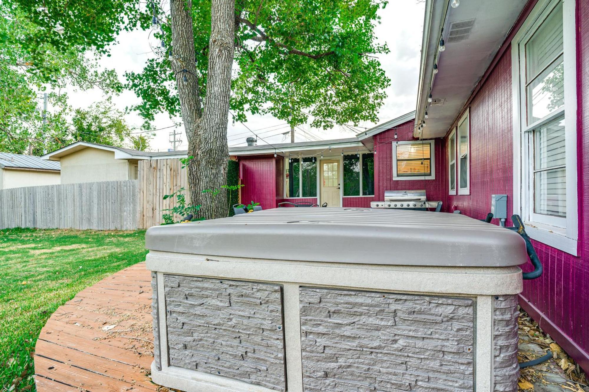 Aggie Game Day Retreat About 1 Mi To Texas A And M! Villa Bryan Exterior photo